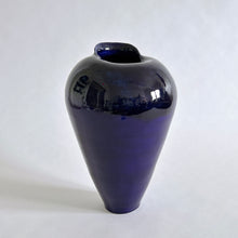 Load image into Gallery viewer, Deep sea vase