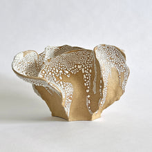 Load image into Gallery viewer, Crackle wavy vase