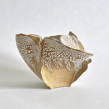 Load image into Gallery viewer, Crackle wavy vase