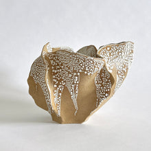 Load image into Gallery viewer, Crackle wavy vase