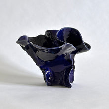 Load image into Gallery viewer, Deep sea wave vase