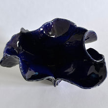 Load image into Gallery viewer, Deep sea wave vase