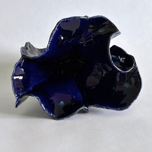 Load image into Gallery viewer, Deep sea wave vase