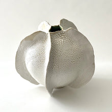 Load image into Gallery viewer, White crackle vase