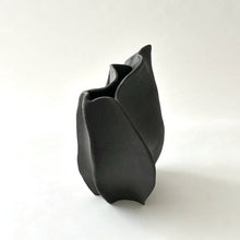 Load image into Gallery viewer, Black clay wave vase
