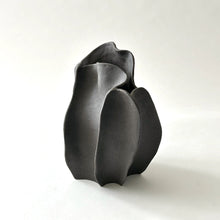 Load image into Gallery viewer, Black clay wave vase
