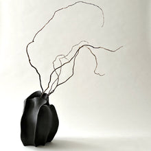 Load image into Gallery viewer, Black clay wave vase