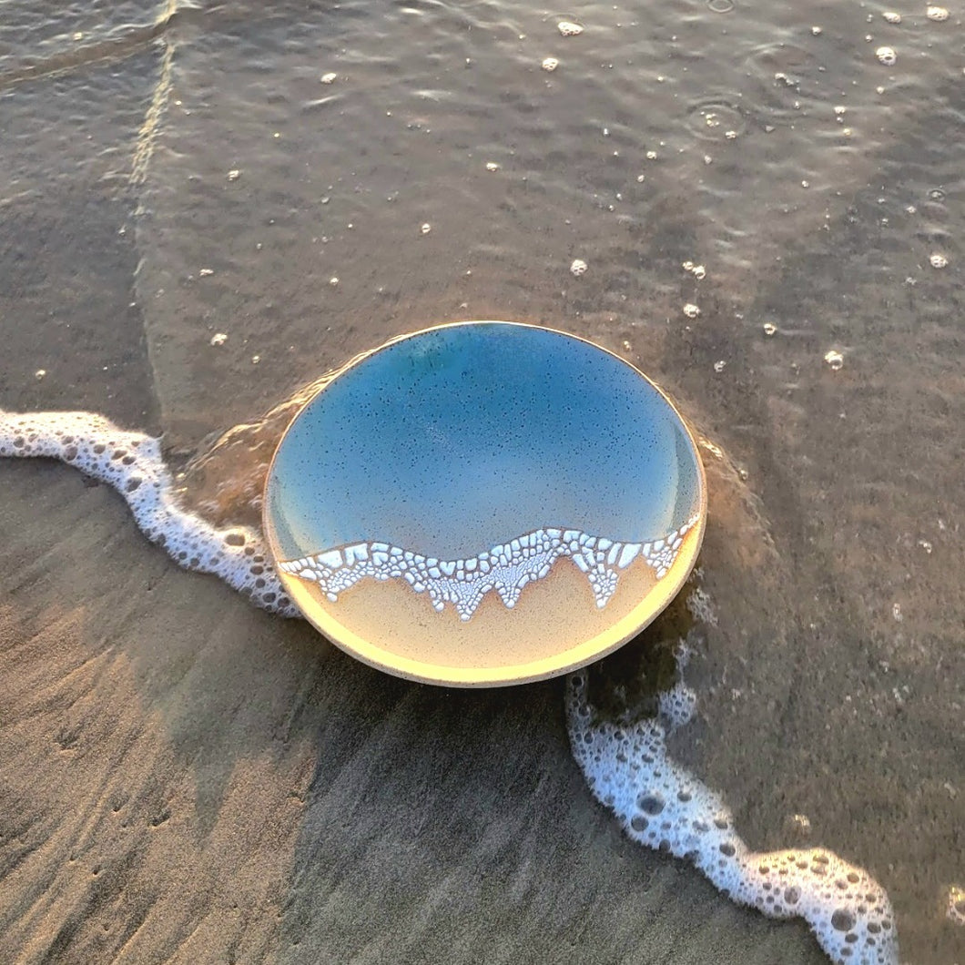Decorative plate, shoreline