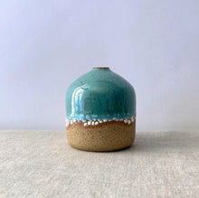 Load image into Gallery viewer, Bud vase, shoreline
