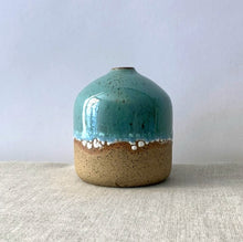 Load image into Gallery viewer, Bud vase, shoreline
