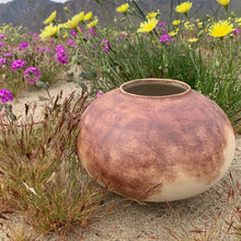 Load image into Gallery viewer, Rustic coil pot vase 002

