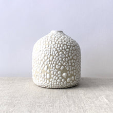 Load image into Gallery viewer, Bud vase, crackle glaze 001
