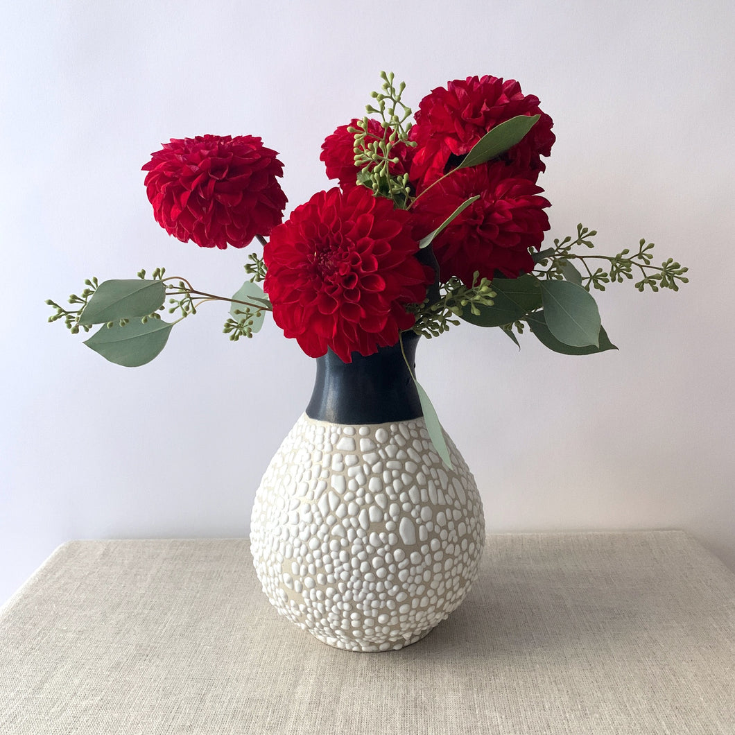 Vase, black and white
