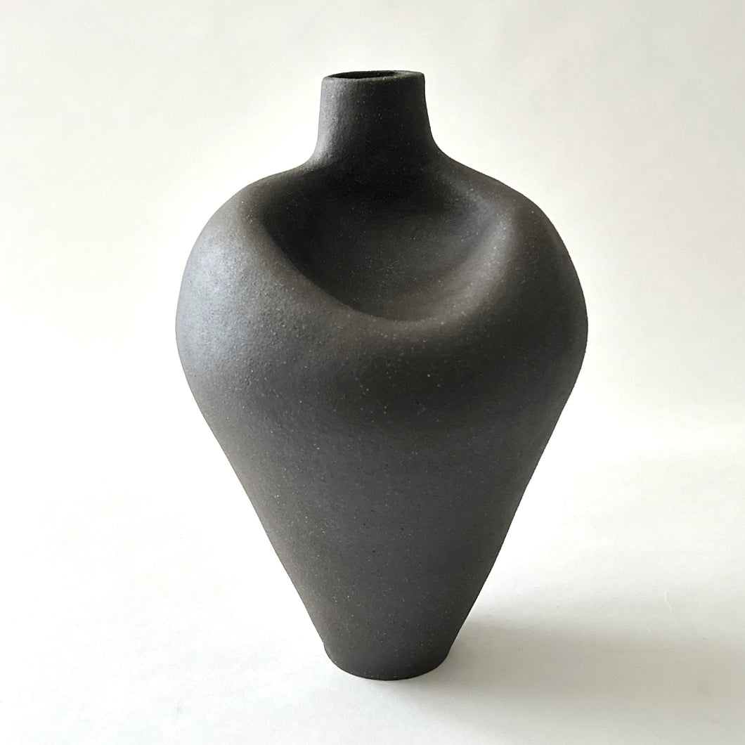 Black clay dimple vase