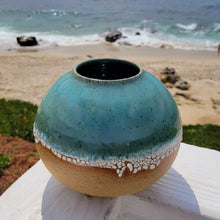 Load image into Gallery viewer, Round vase, shoreline
